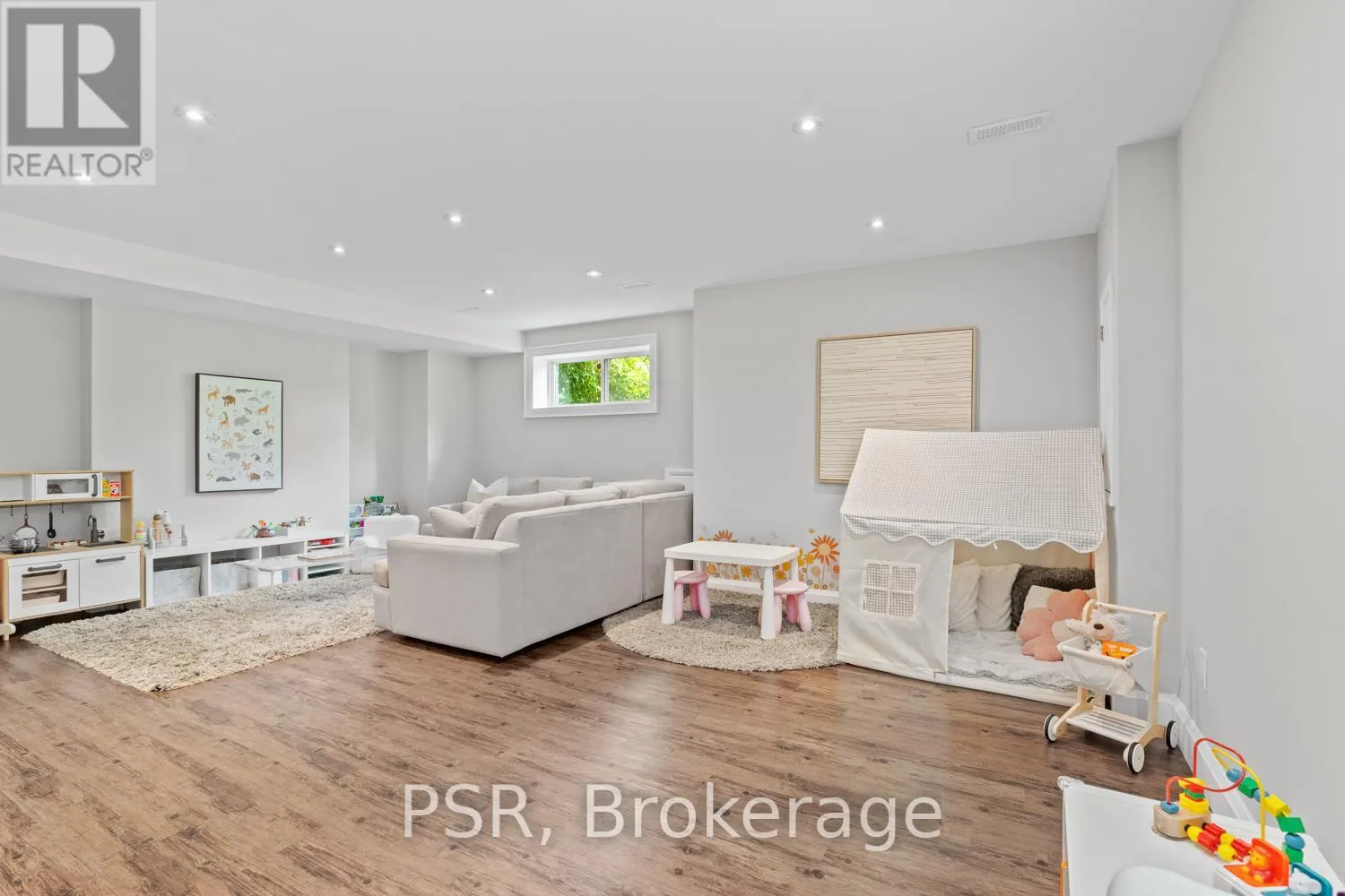 76 SOUTH KINGSWAY