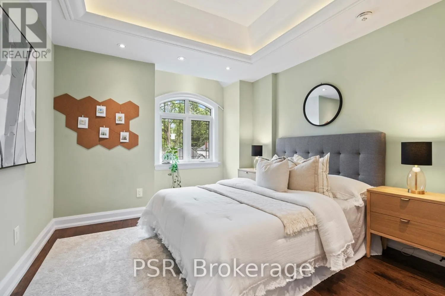 76 SOUTH KINGSWAY