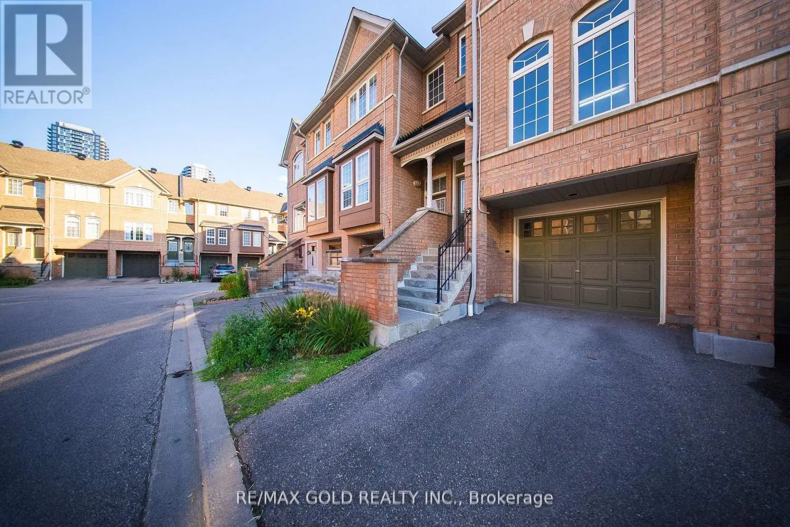 58 - 50 STRATHAVEN DRIVE
