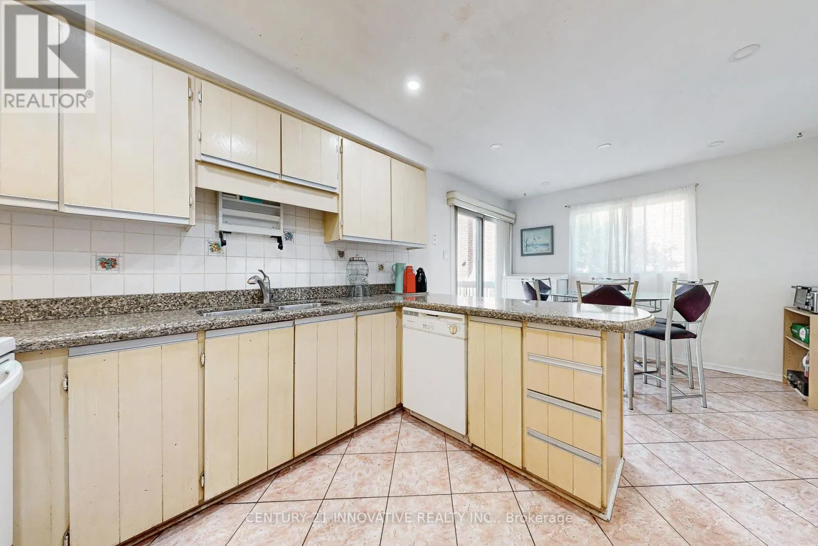 816 WILLOWBANK TRAIL