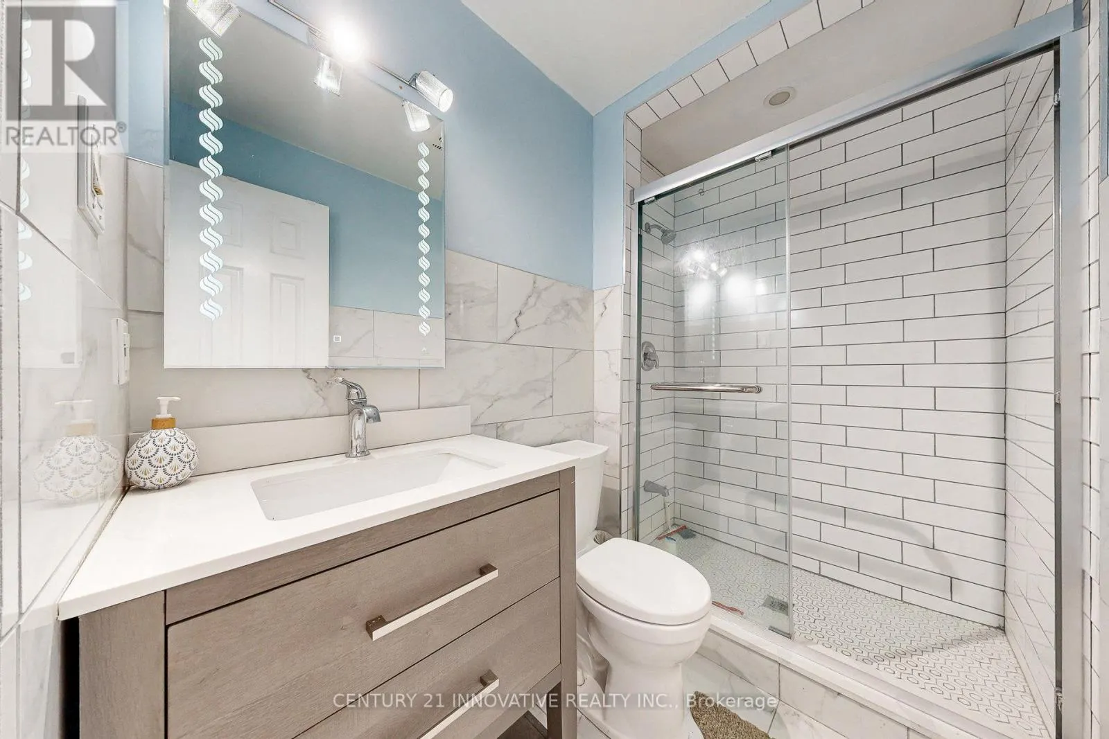 816 WILLOWBANK TRAIL