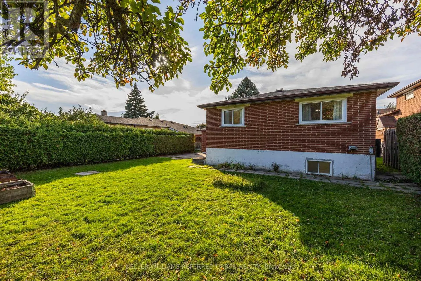 17 MADRON CRESCENT