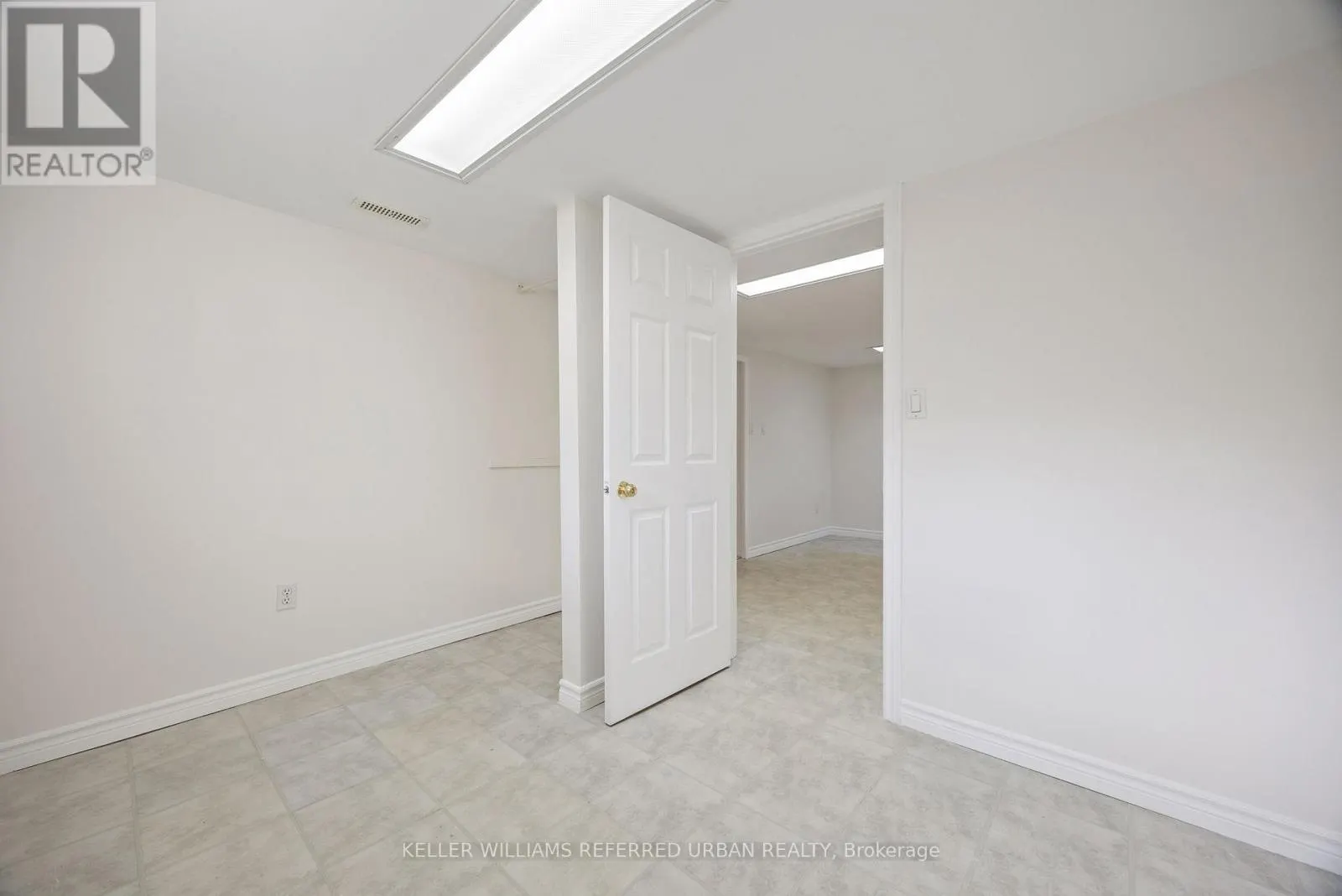 17 MADRON CRESCENT