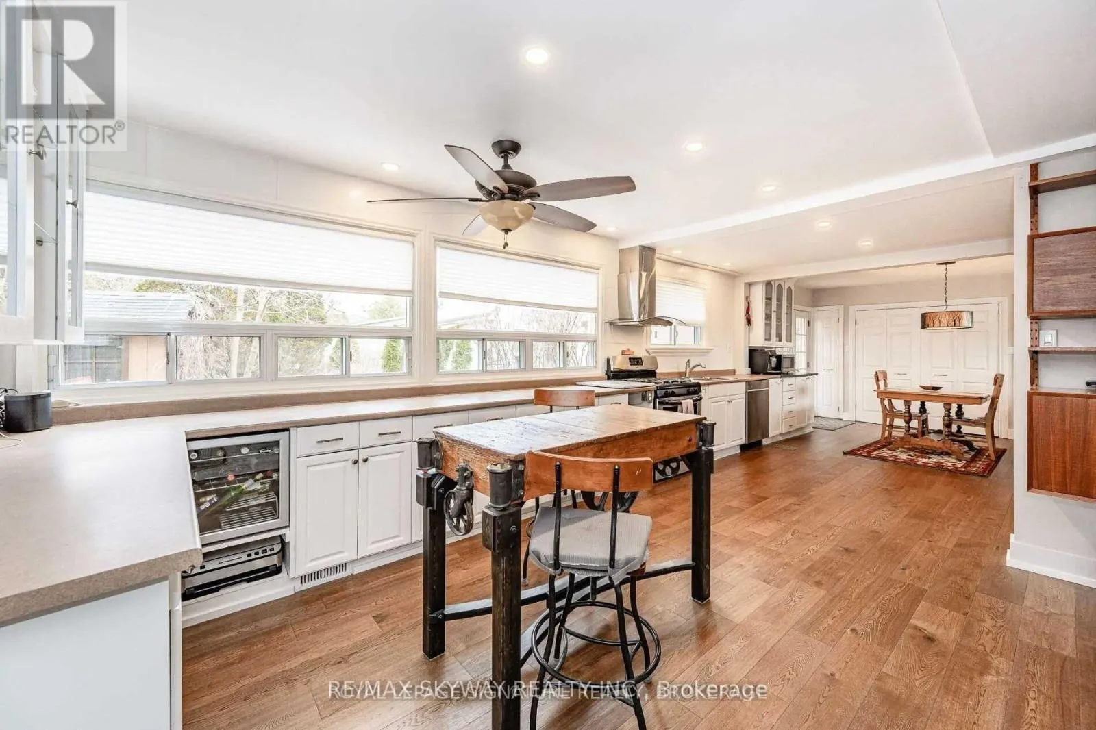25 MINEOLA ROAD