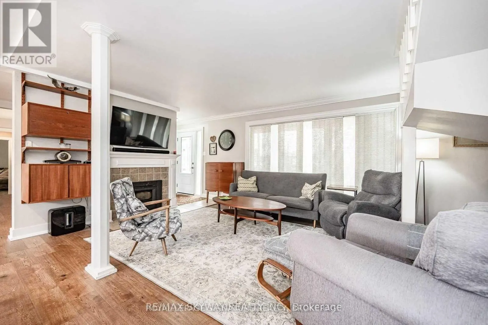 25 MINEOLA ROAD