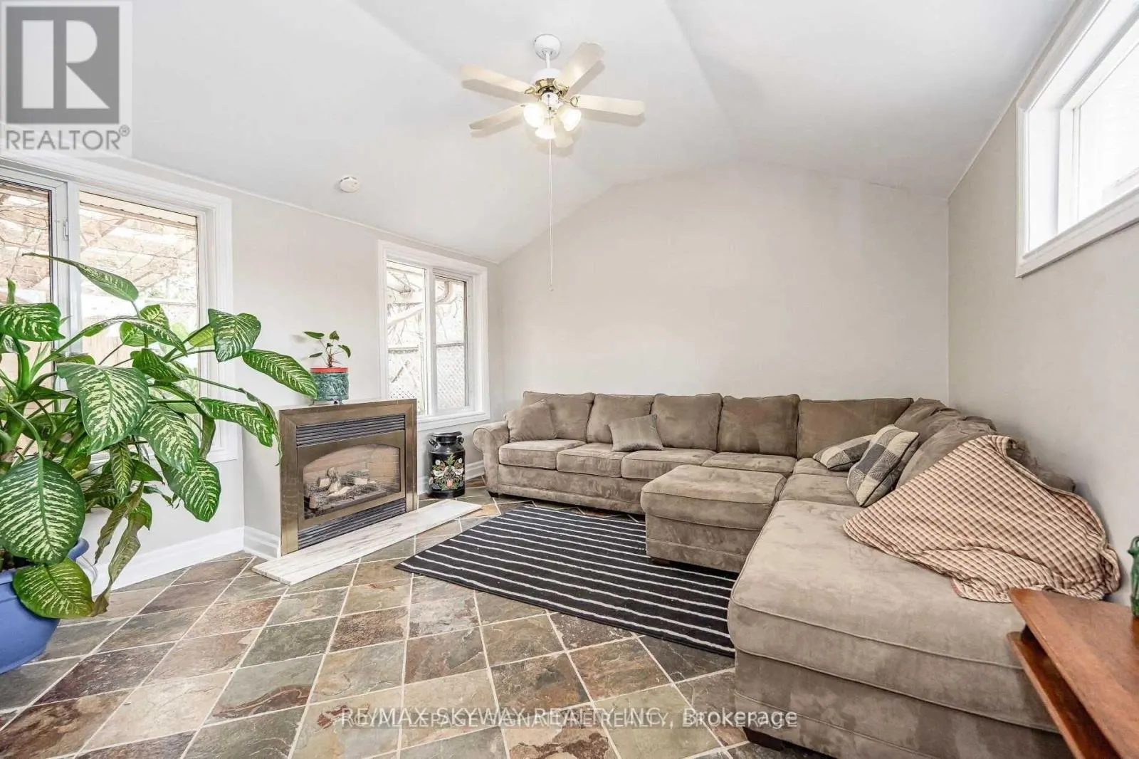 25 MINEOLA ROAD