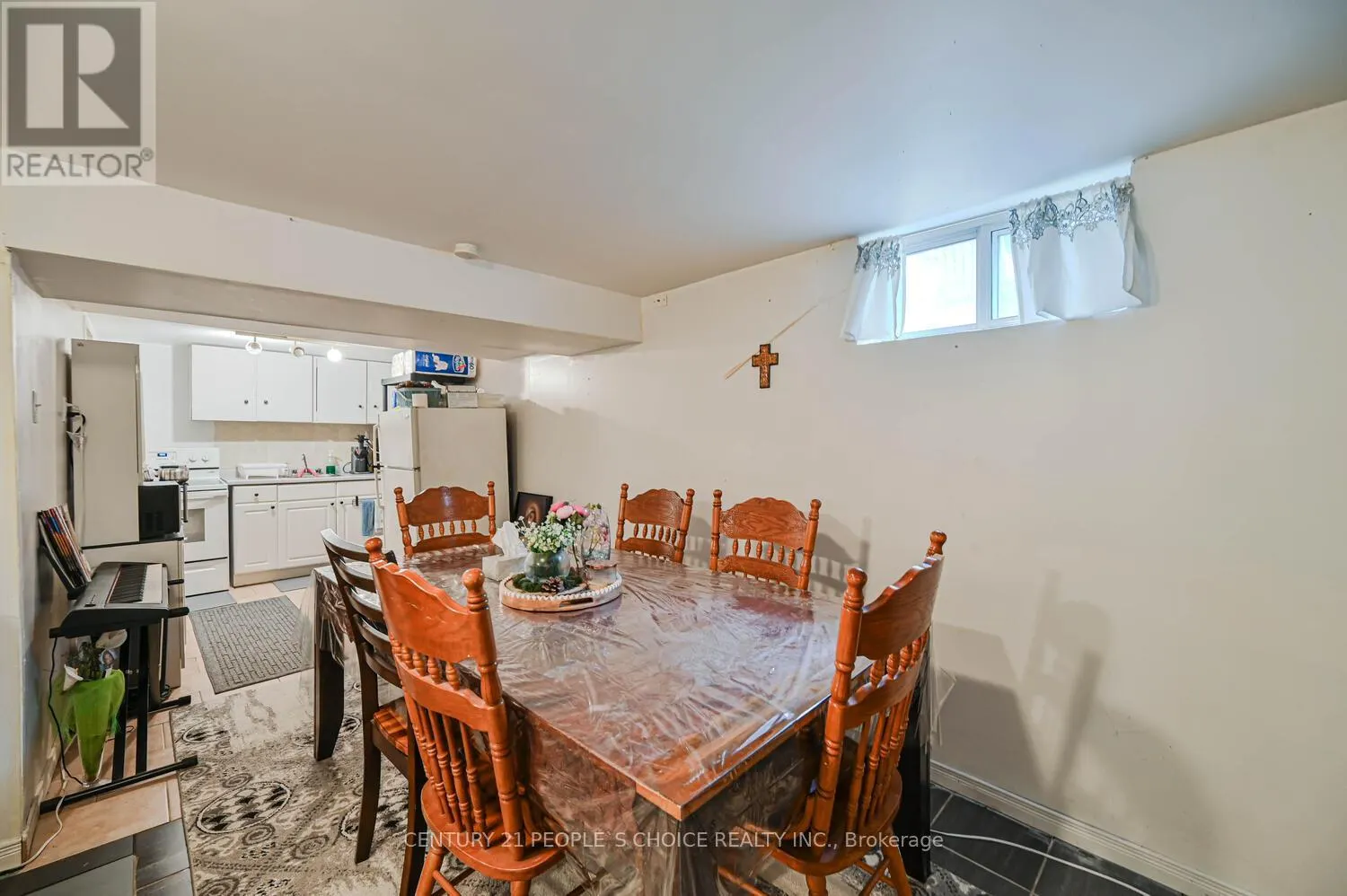 196 TAYSHAM CRESCENT