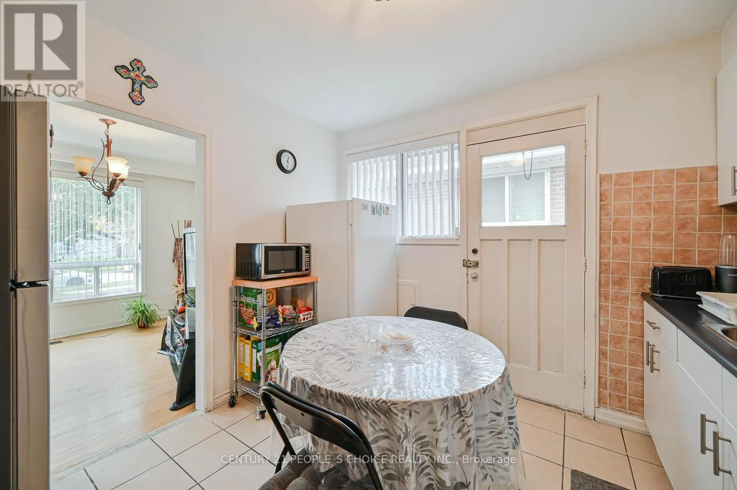 196 TAYSHAM CRESCENT