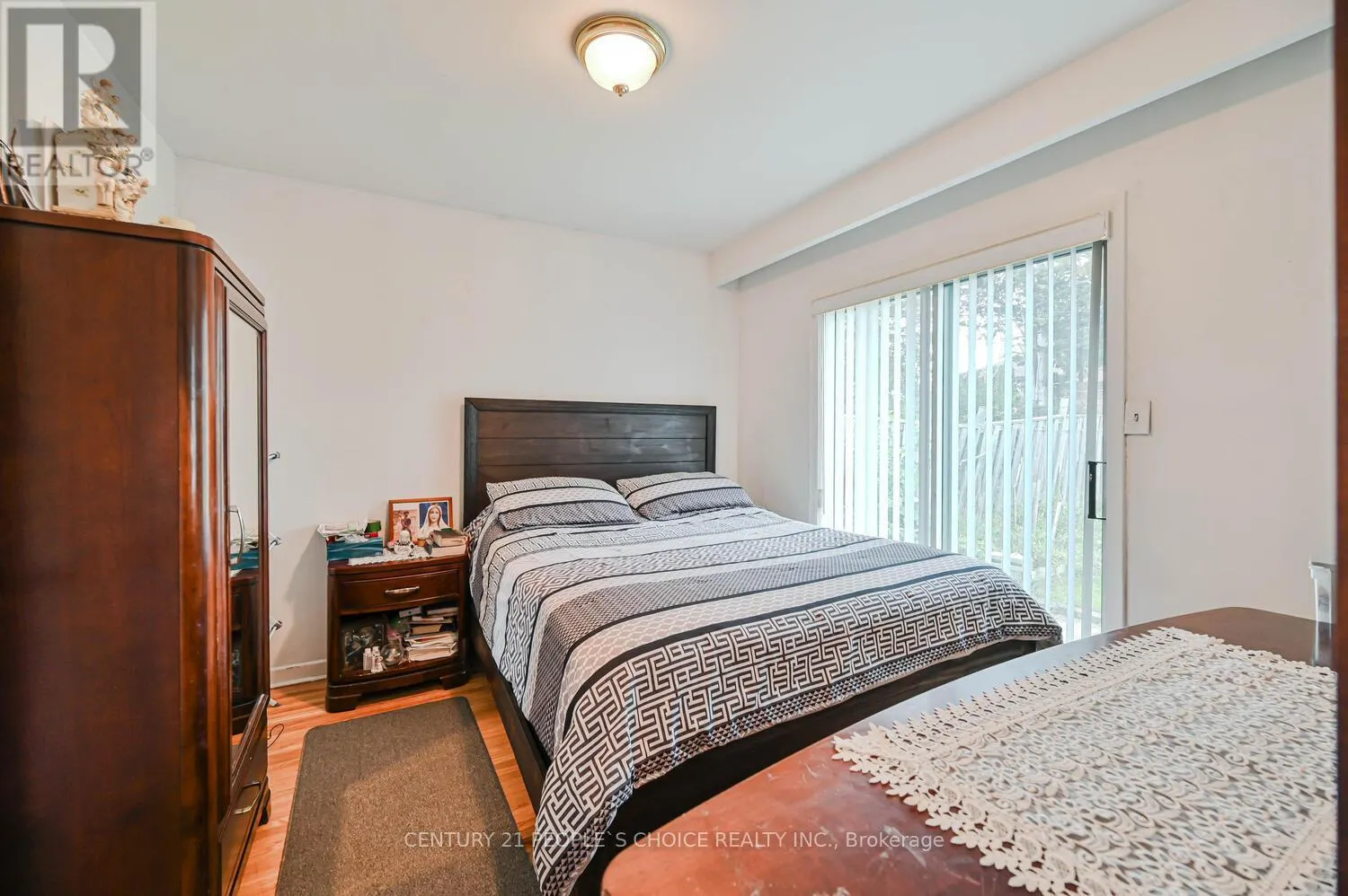 196 TAYSHAM CRESCENT