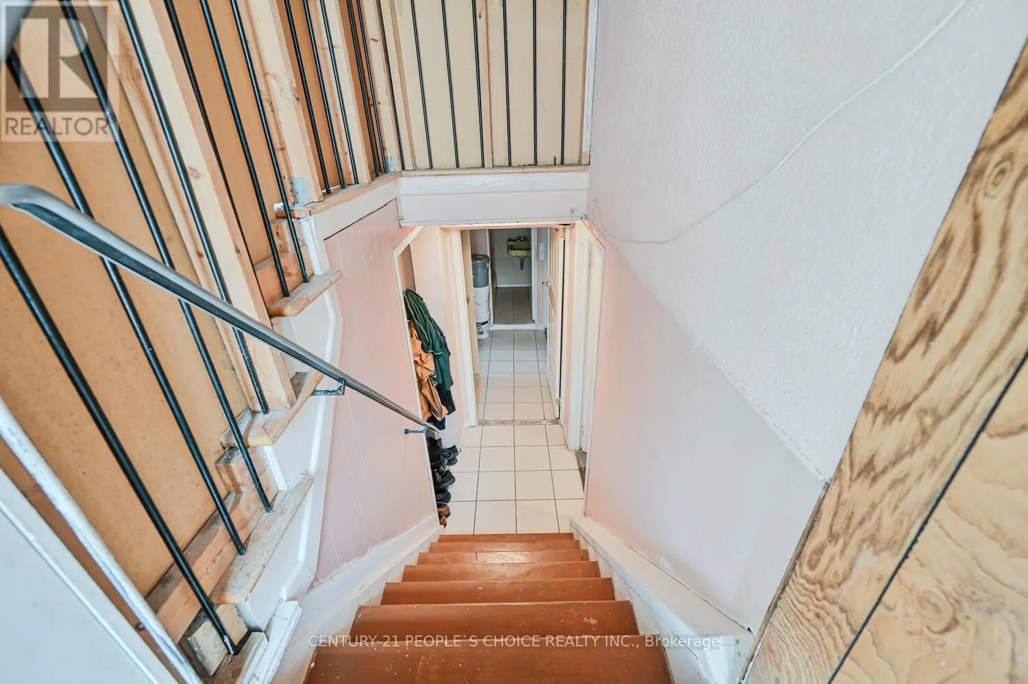 196 TAYSHAM CRESCENT