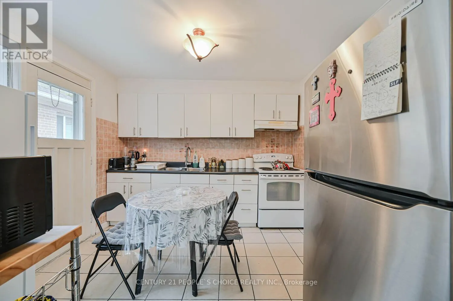 196 TAYSHAM CRESCENT