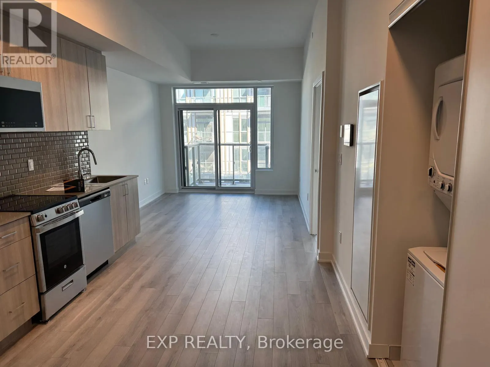 566 - 1005 DUNDAS ST E STREET