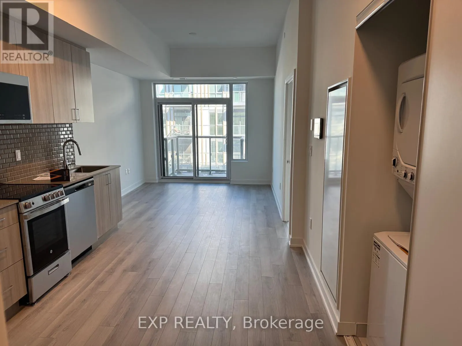 566 - 1005 DUNDAS ST E STREET