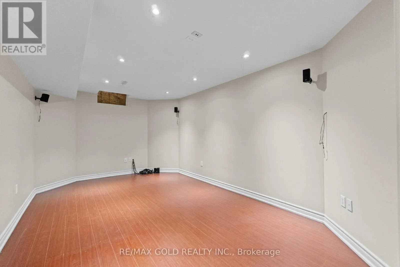 2 REVELSTOKE PLACE