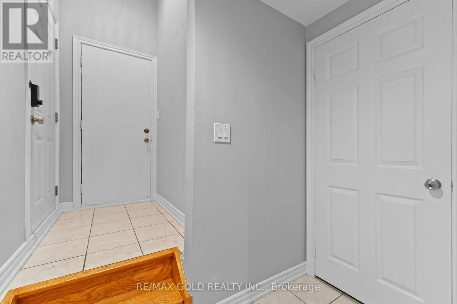 2 REVELSTOKE PLACE