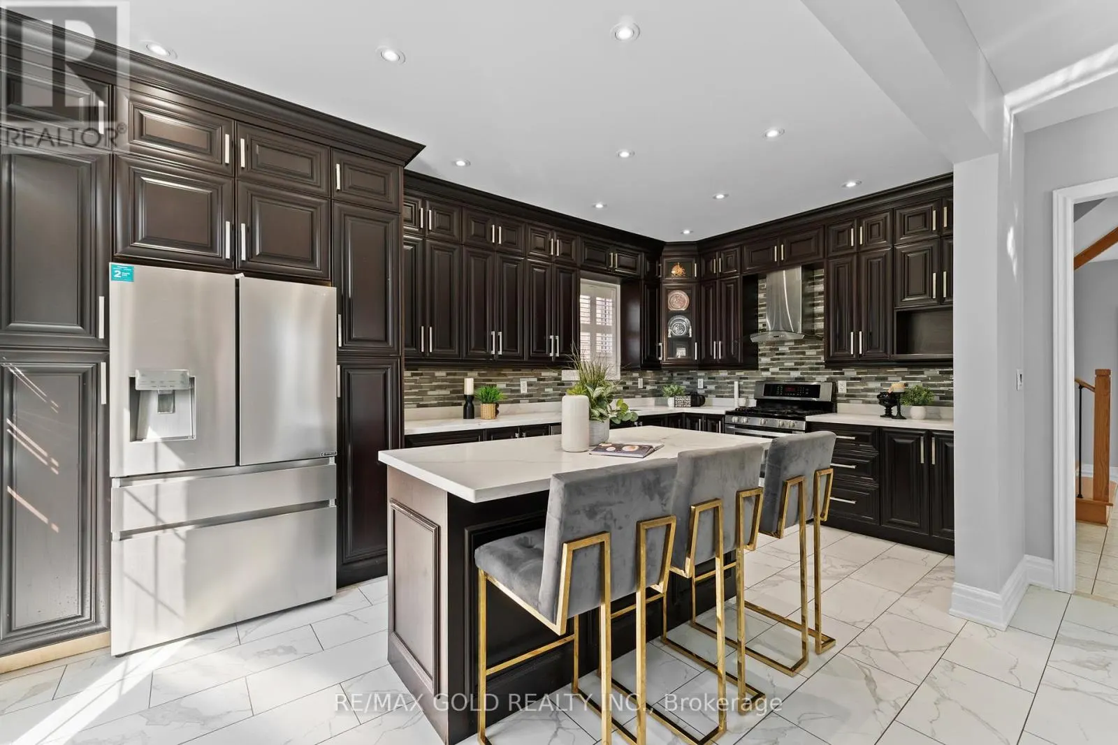 2 REVELSTOKE PLACE
