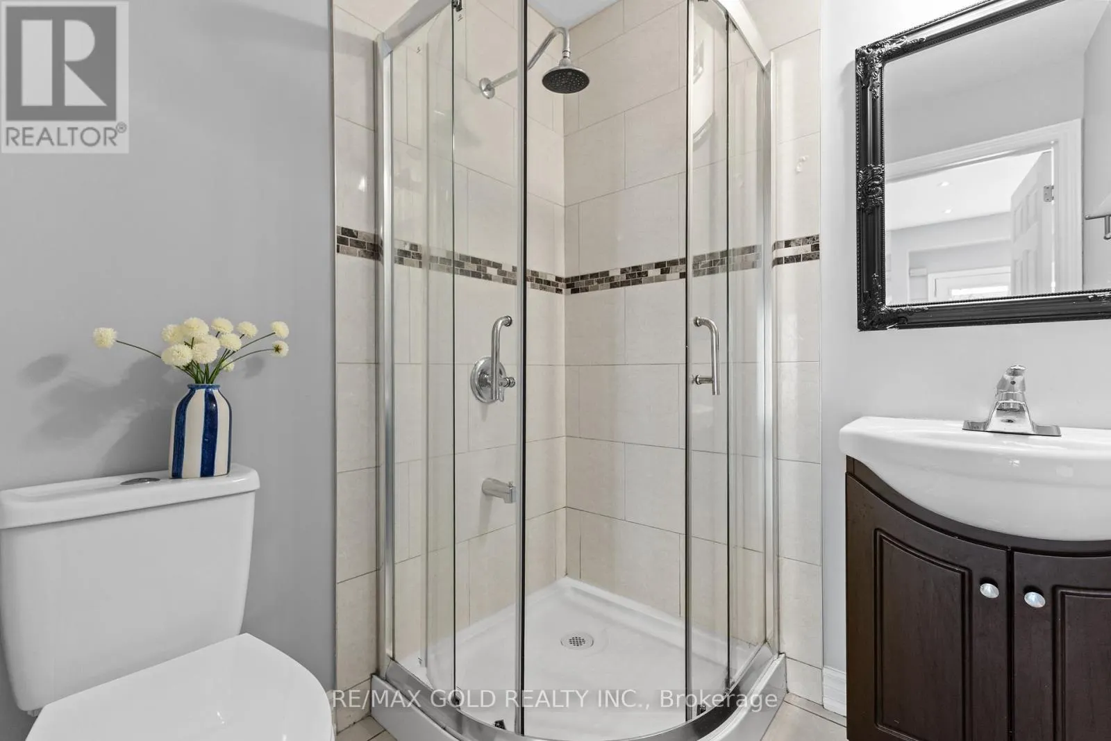 2 REVELSTOKE PLACE