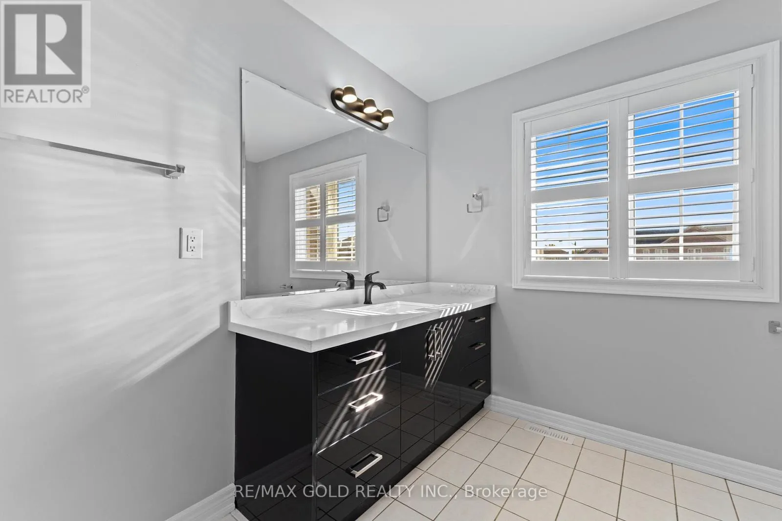 2 REVELSTOKE PLACE