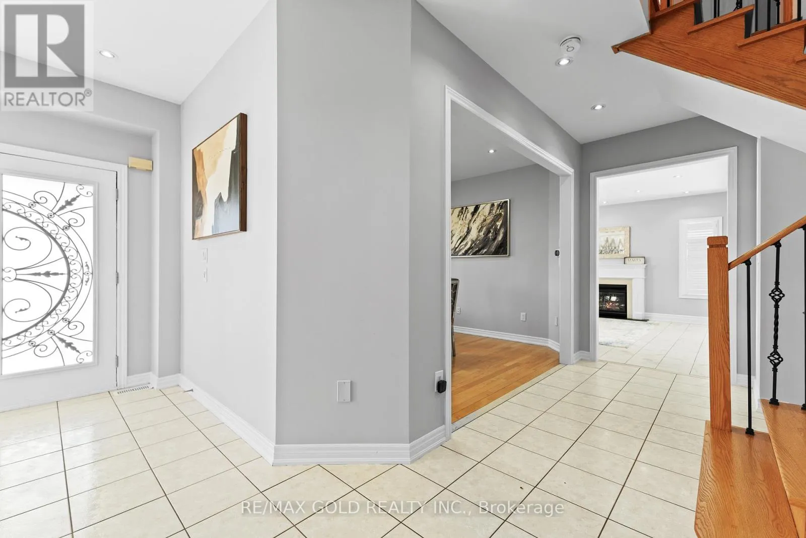 2 REVELSTOKE PLACE