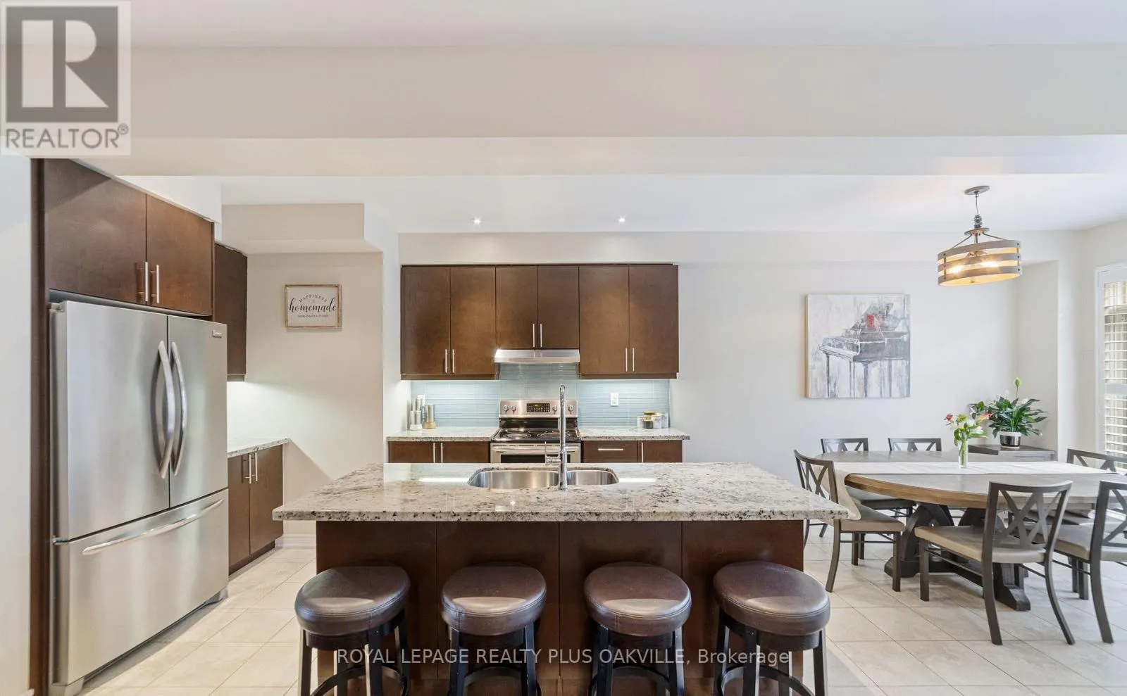 37 DIAMOND LEAF LANE