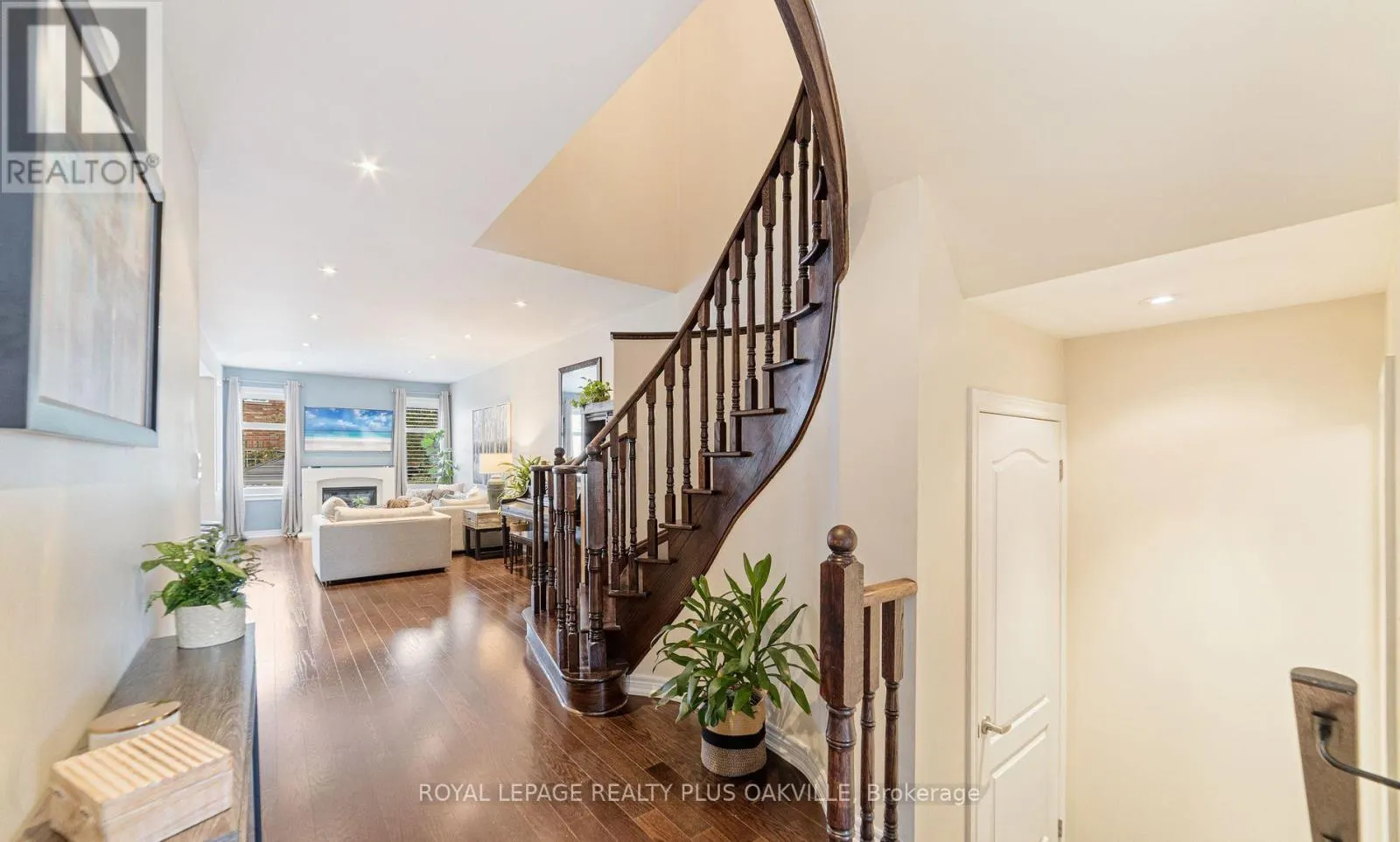 37 DIAMOND LEAF LANE