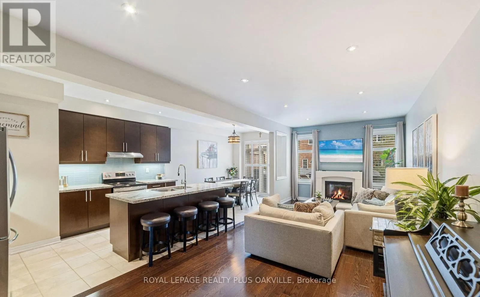 37 DIAMOND LEAF LANE
