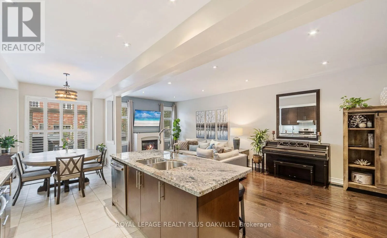 37 DIAMOND LEAF LANE