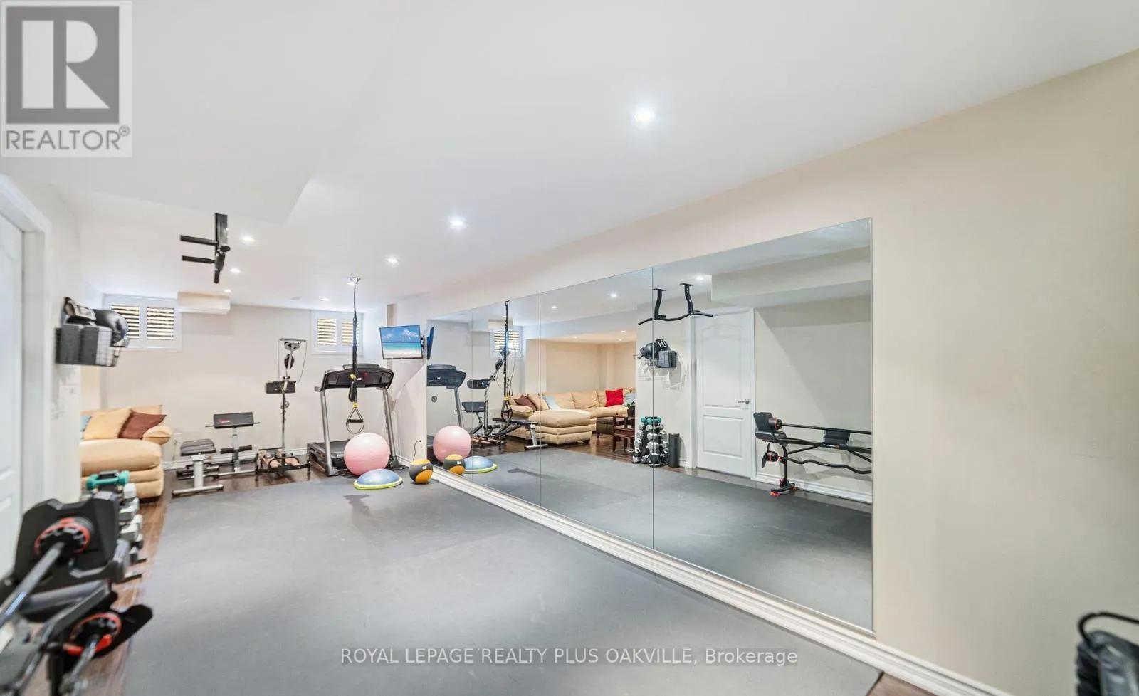 37 DIAMOND LEAF LANE