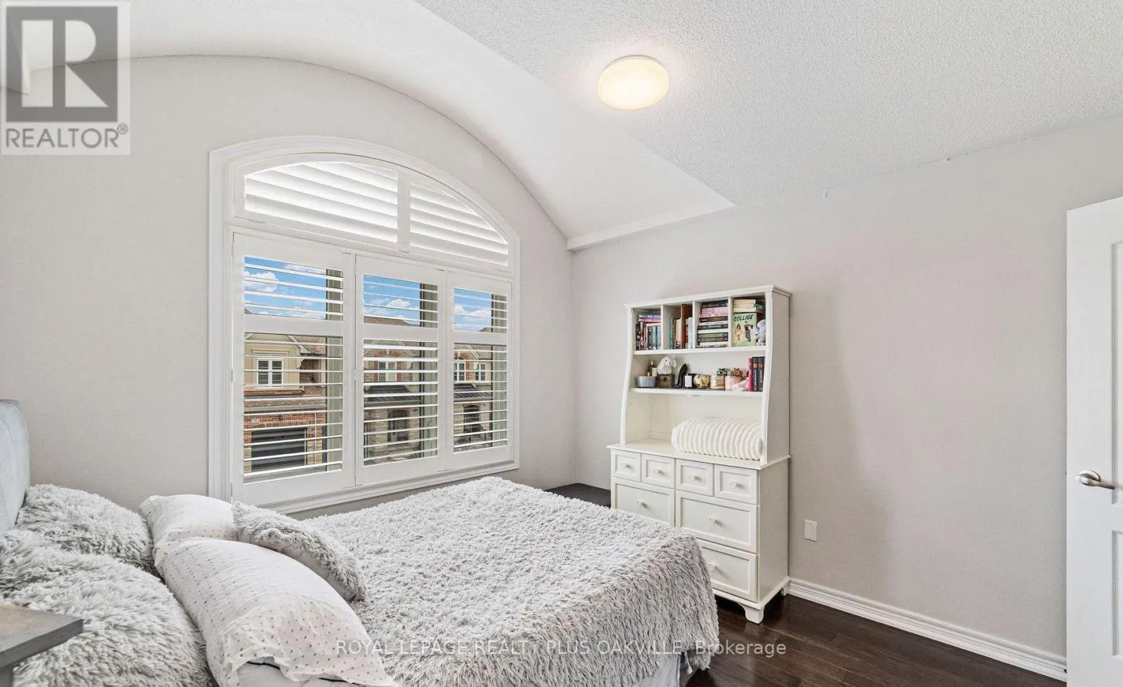 37 DIAMOND LEAF LANE