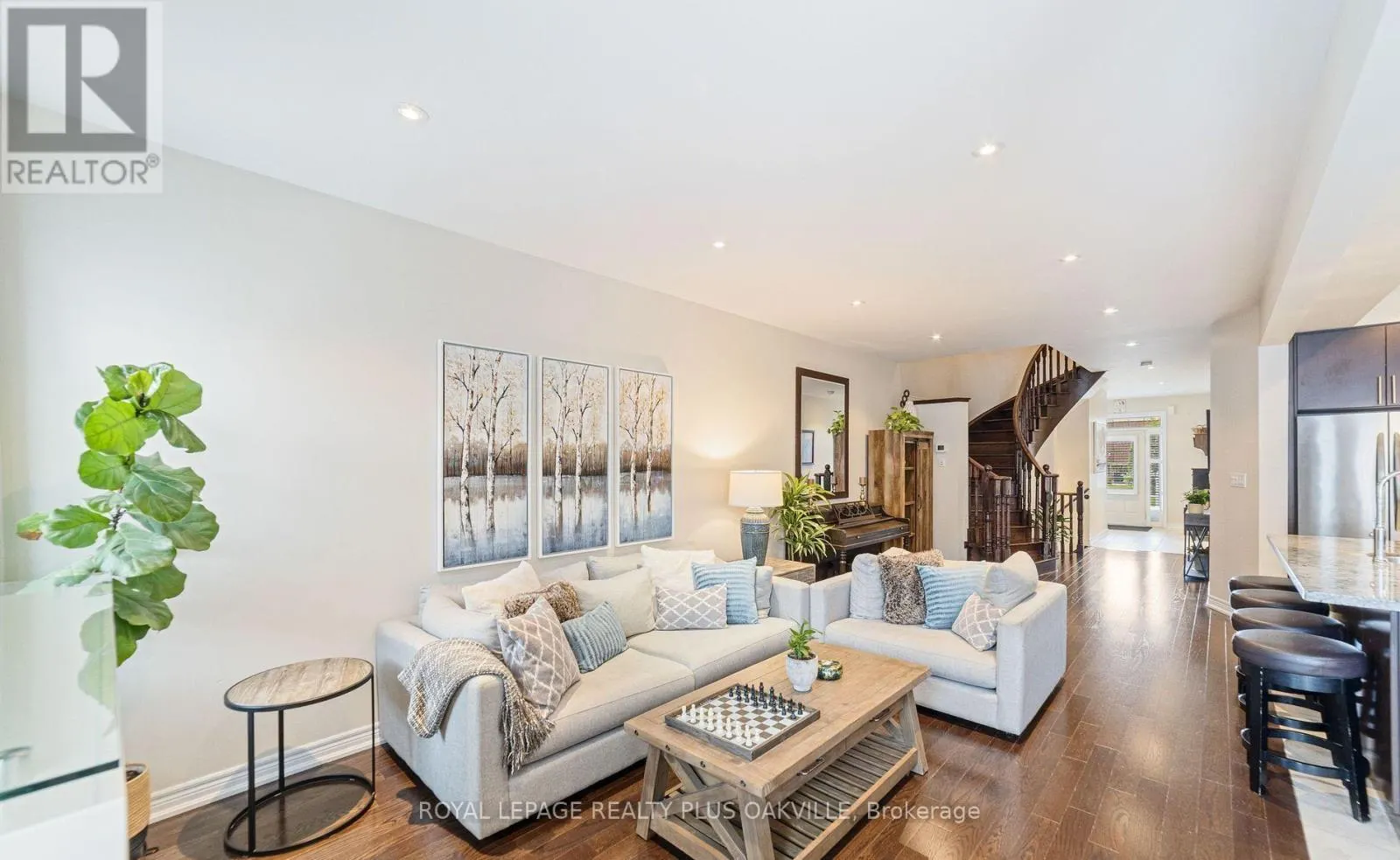 37 DIAMOND LEAF LANE