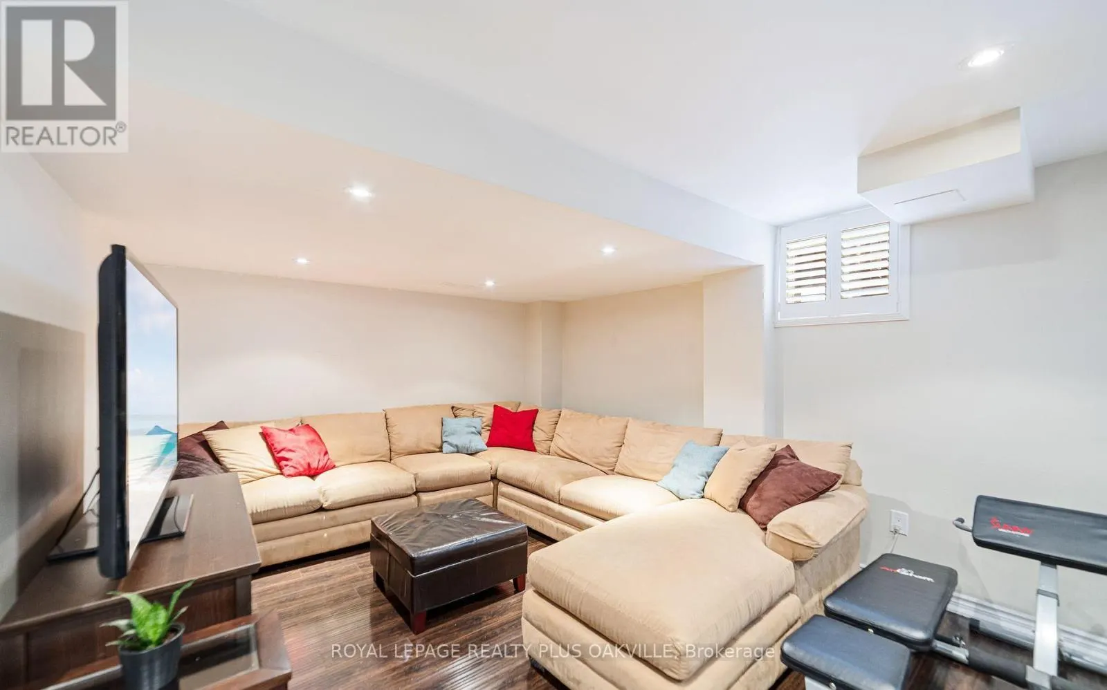 37 DIAMOND LEAF LANE