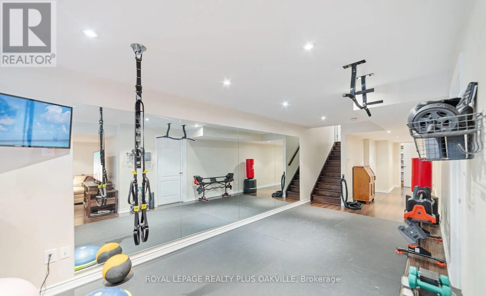 37 DIAMOND LEAF LANE