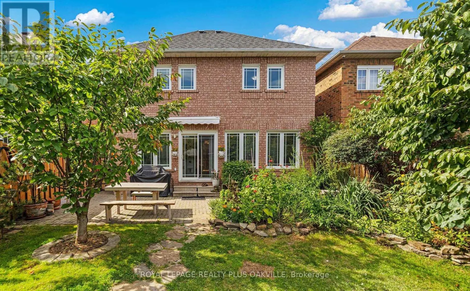 365 TURNBERRY CRESCENT