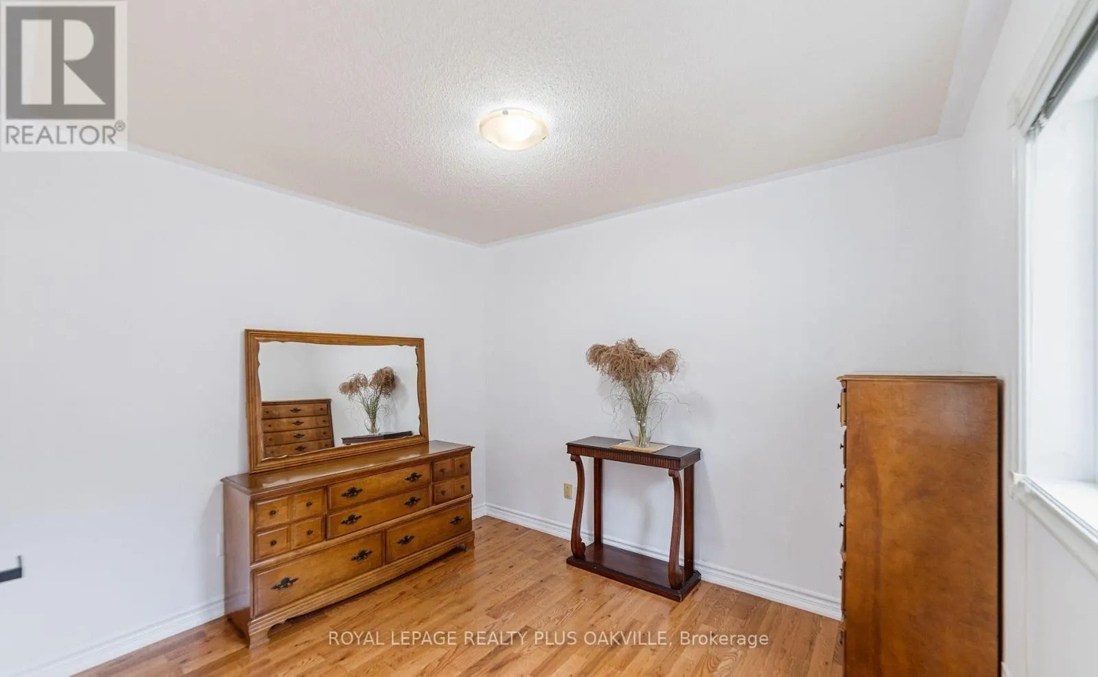 365 TURNBERRY CRESCENT