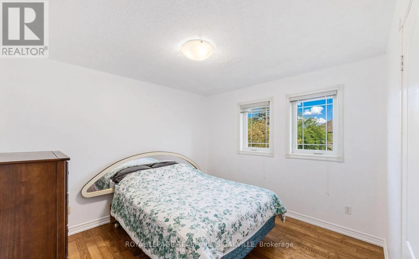 365 TURNBERRY CRESCENT