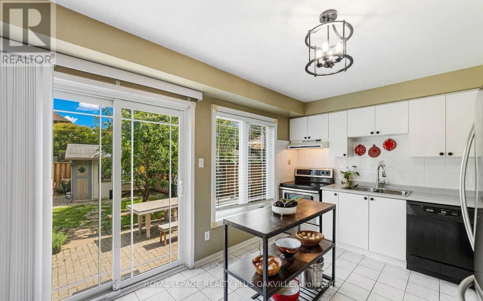 365 TURNBERRY CRESCENT