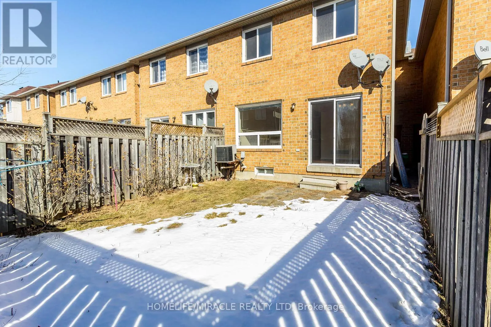 6 SINCLAIR COURT