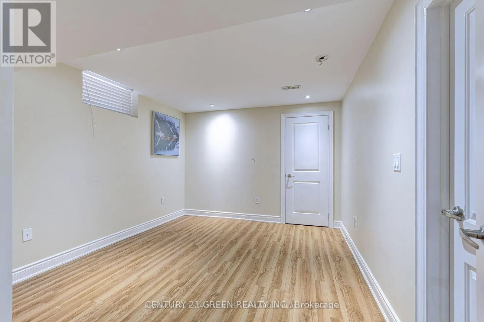16 VALLEYWAY DRIVE