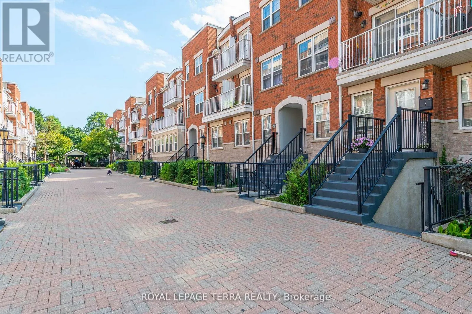 24 - 37 FOUR WINDS DRIVE