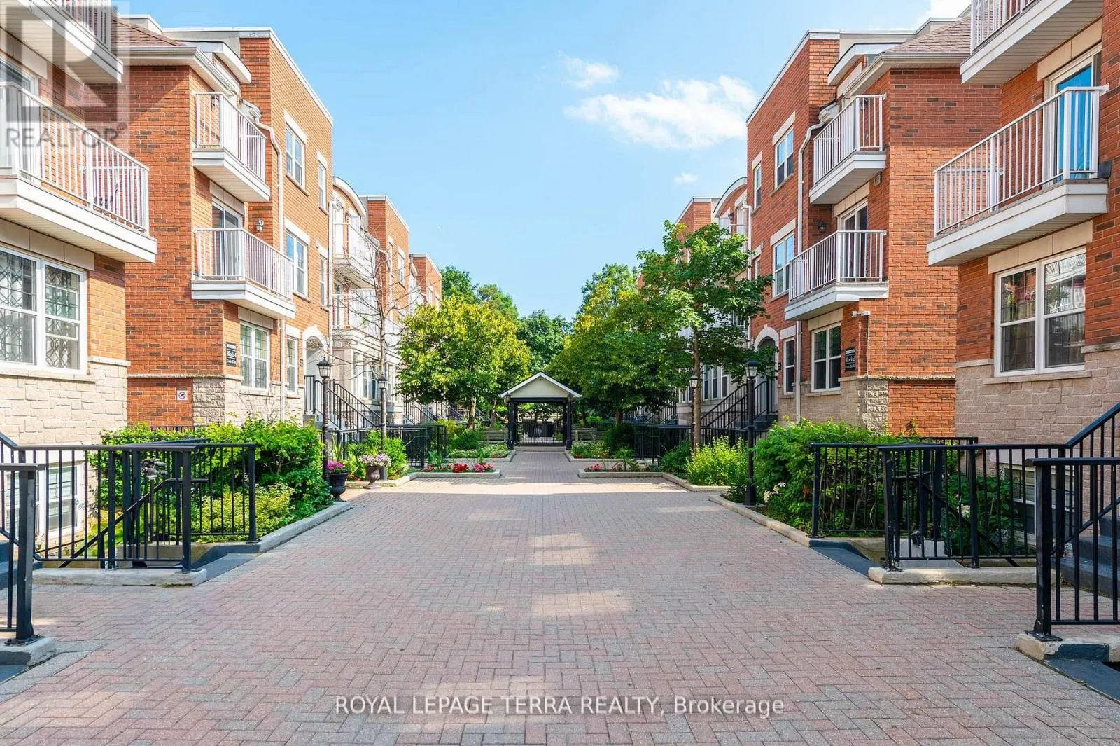 24 - 37 FOUR WINDS DRIVE