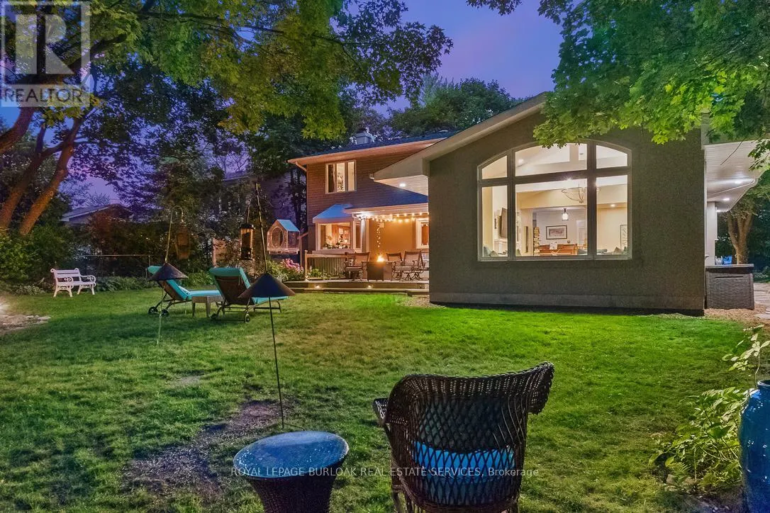 1318 HILLVIEW CRESCENT