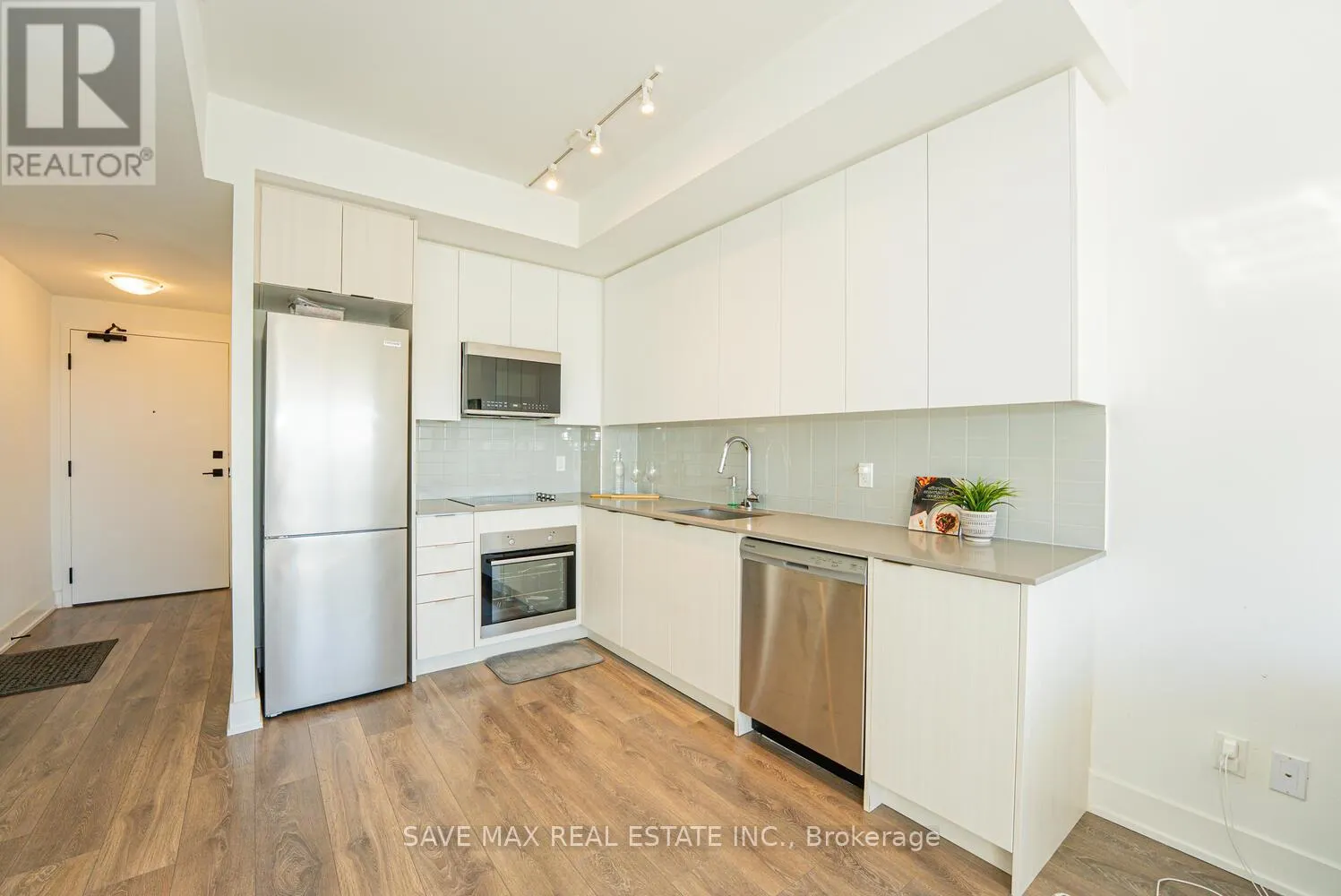 1310 - 2481 TAUNTON ROAD