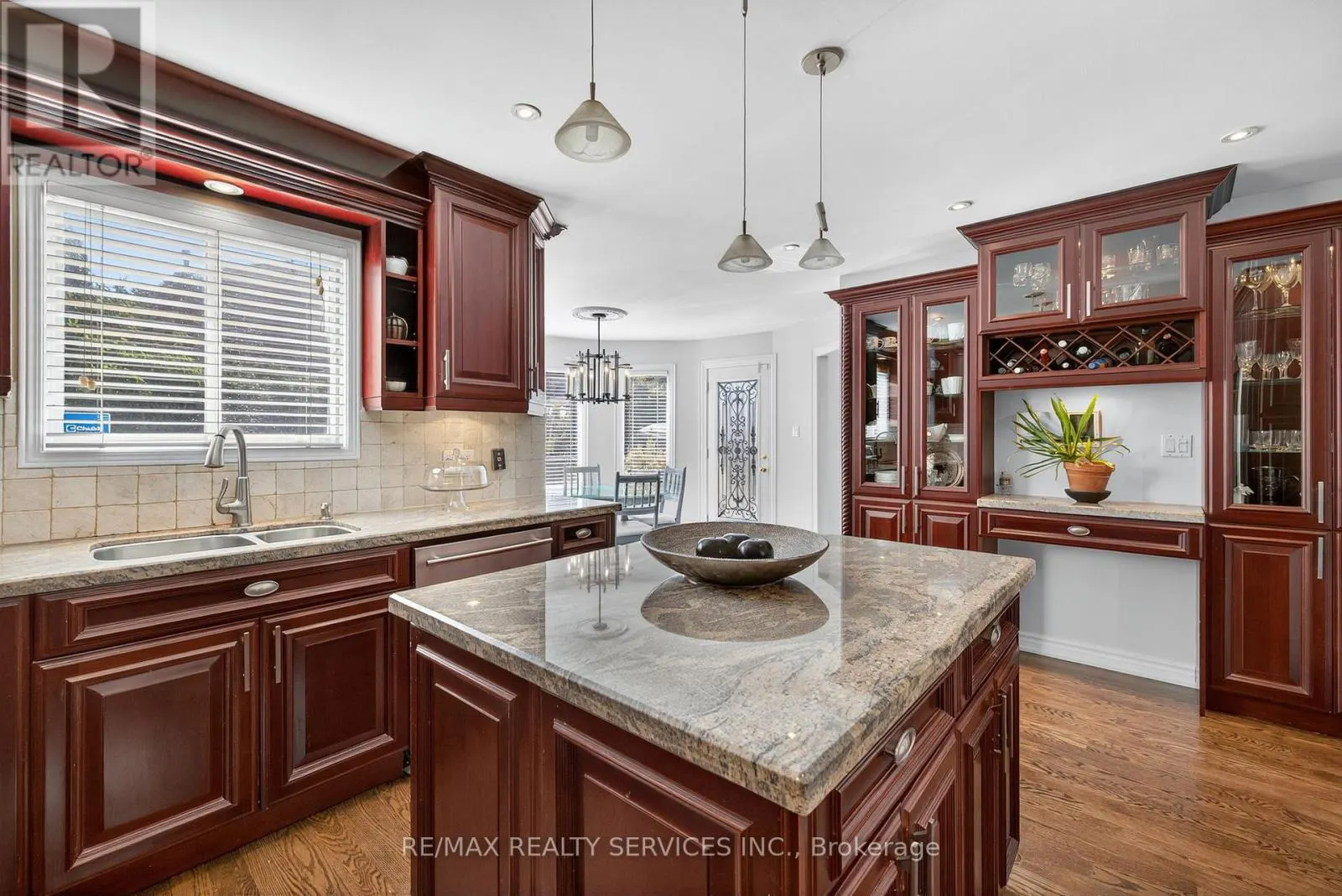 124 ROYAL VALLEY DRIVE