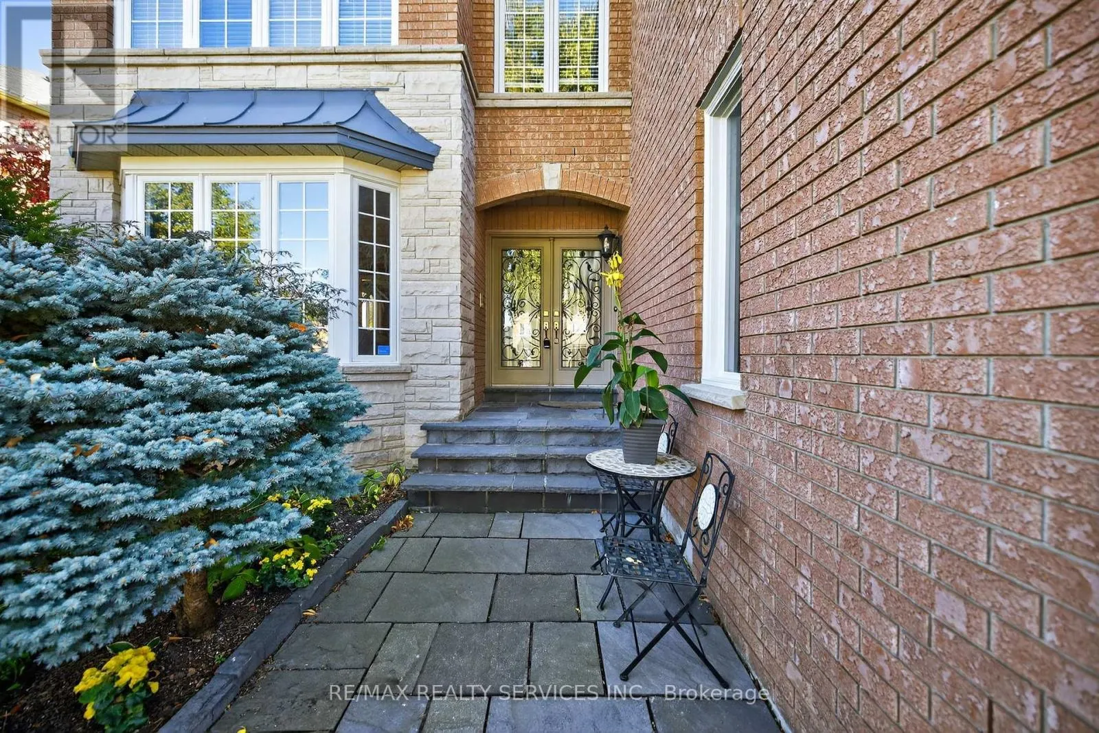 124 ROYAL VALLEY DRIVE