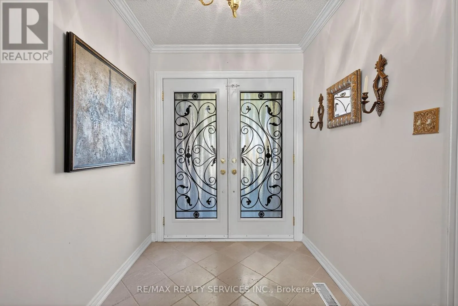 124 ROYAL VALLEY DRIVE