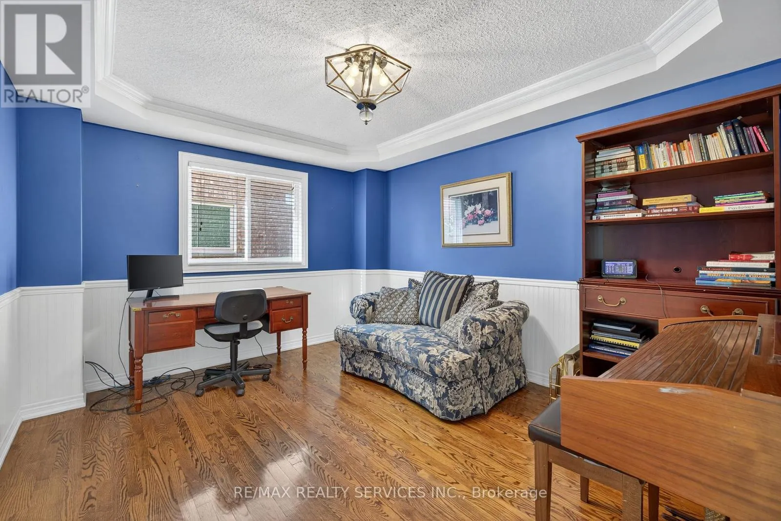 124 ROYAL VALLEY DRIVE