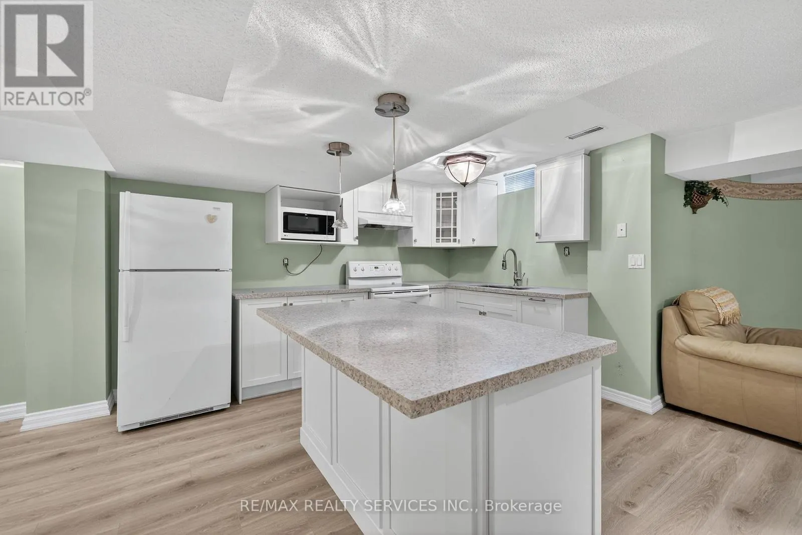 124 ROYAL VALLEY DRIVE