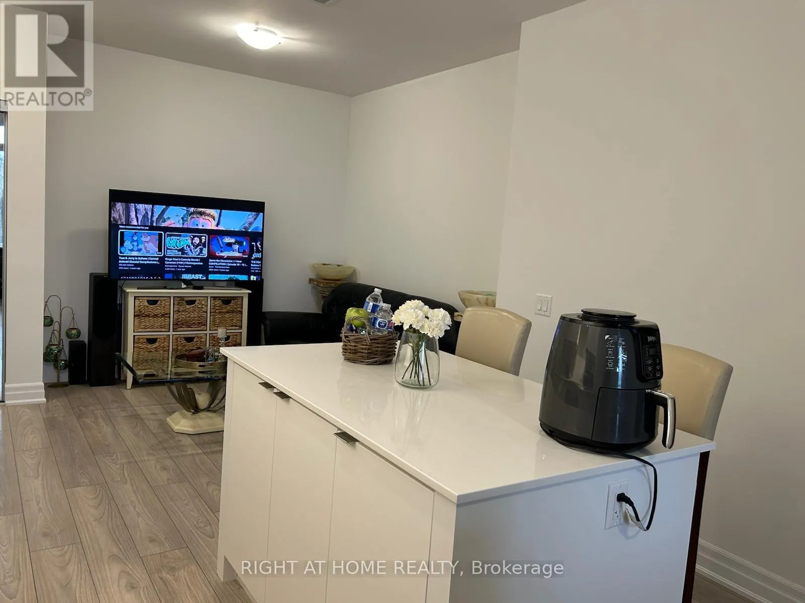 202 - 36 ELM DRIVE
