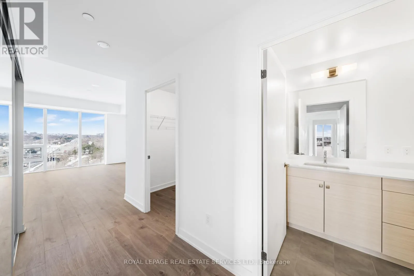 1411 - 1035 SOUTHDOWN ROAD
