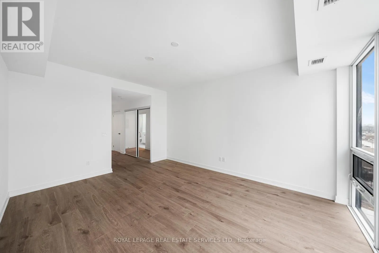 1411 - 1035 SOUTHDOWN ROAD